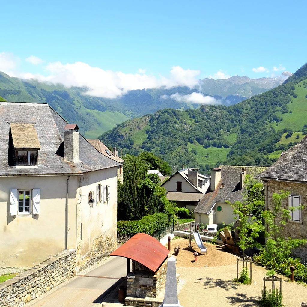 Lodging Pic d'Anie - Your Gites and Bed & Breakfast in the Aspe Valley